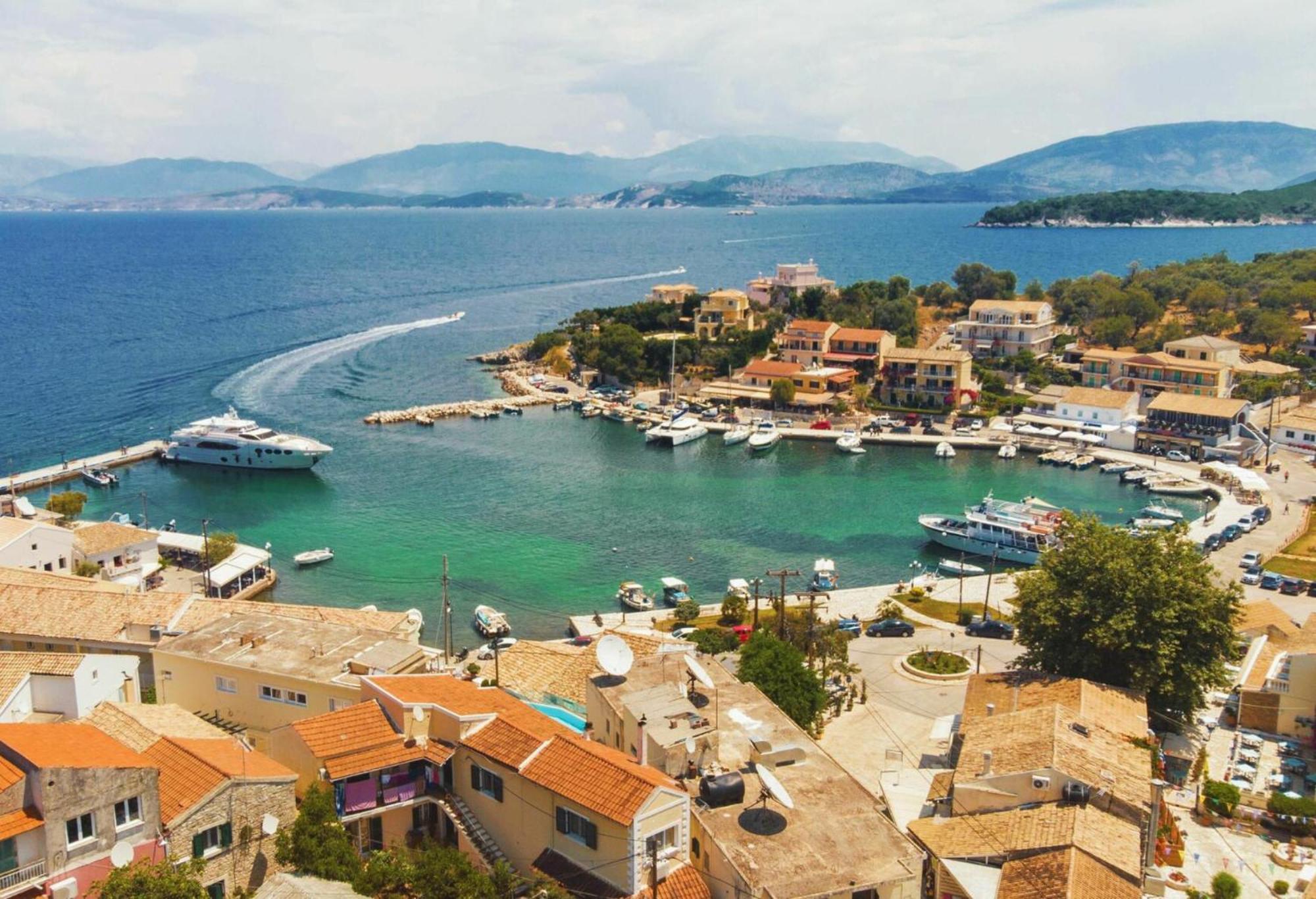 Kassiopi Piazza Suites Eksteriør billede